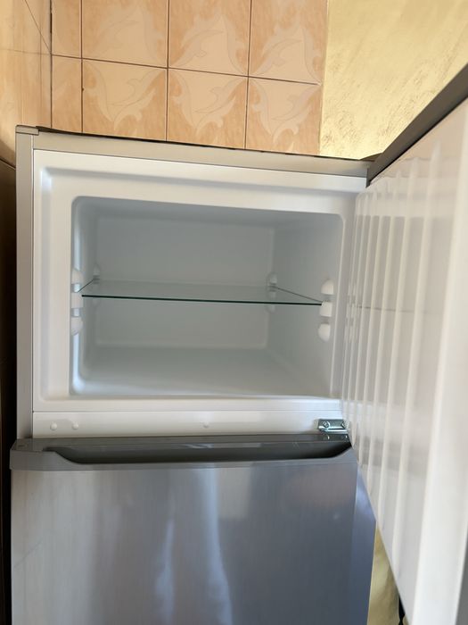 Vand frigider nou, nefolosit