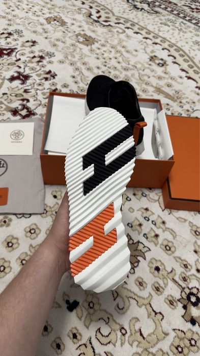 Hermes Bouncing Sneakers