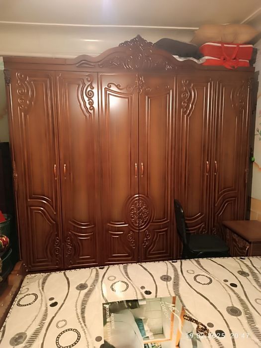 Spalni garnitur. Ikki kishilik yotoq kamplekt