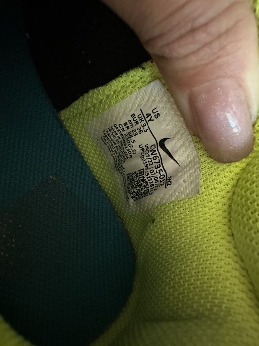 Adidas , Nike маратонки