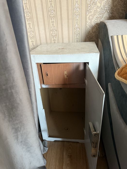 Продам сейф металлический б/у