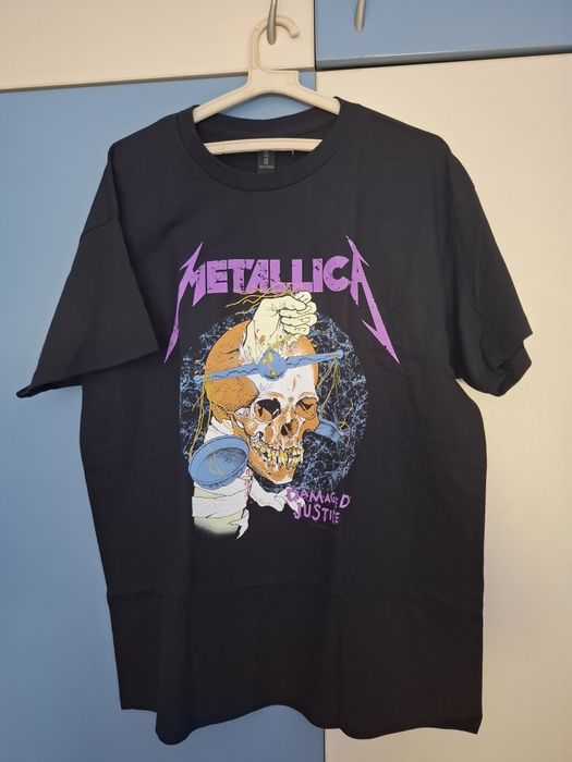 Чисто нови  лицензирани тениски на Metallica