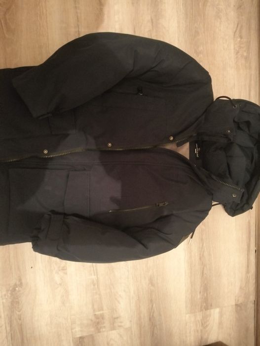 Продам пуховик зимний Moncler