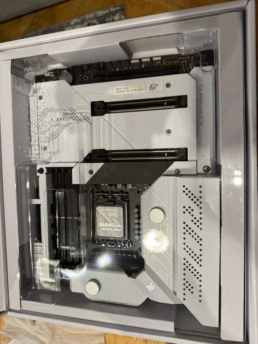 Дънна платка ASUS ROG MAXIMUS Z690 FORMULA, Socket 1700