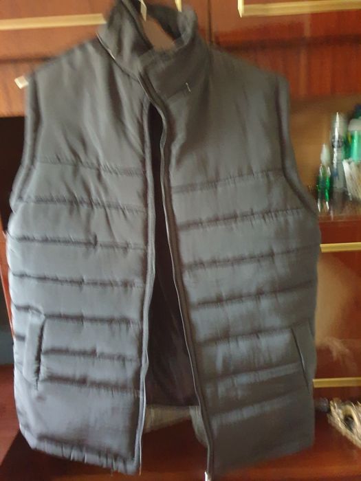 Продается безрукавка.