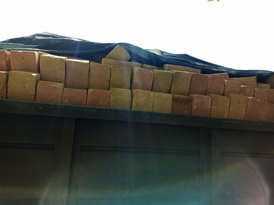 Pishiq gʻisht sotiladi dostafkasi bor narxini kelishtirib beramiz