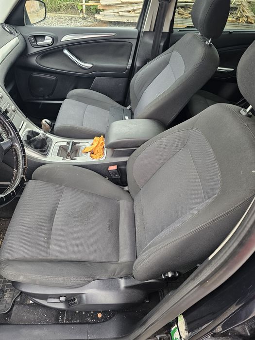 Dezmembrari dezmembrez vand piese auto ford galaxy 2010,motor 2,2 tdci