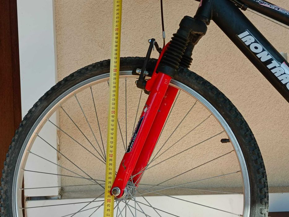 Vând bicicletă cu schimbător de viteze