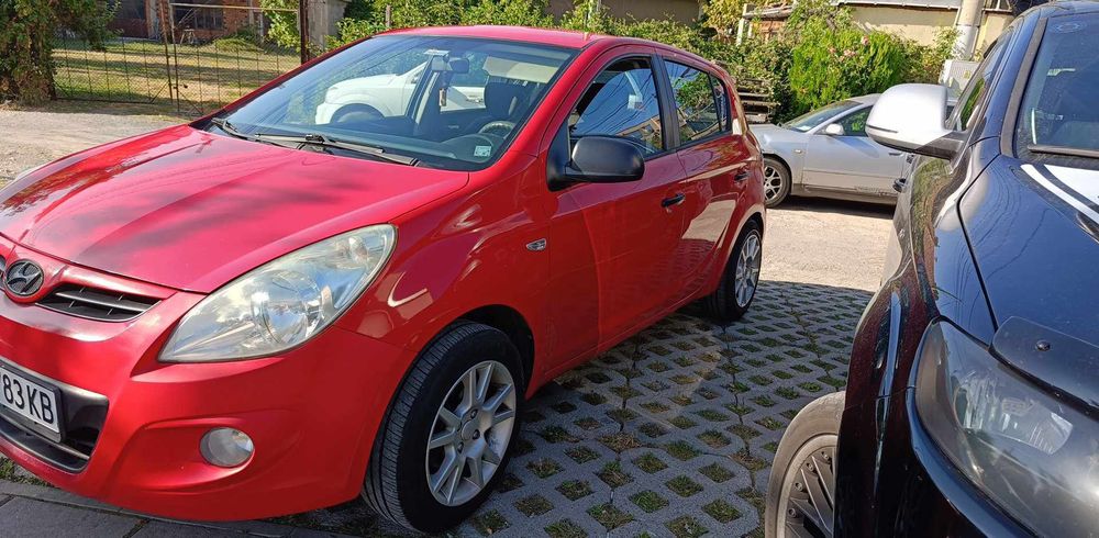 Hyundai i20 продава се