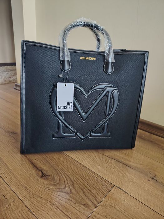 Нова чанта Love Moschino