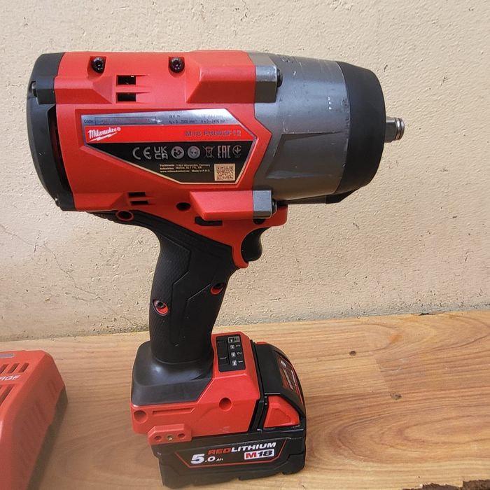 Pistol de insurubat cu impact Milwaukee M18  FHIW2F 12