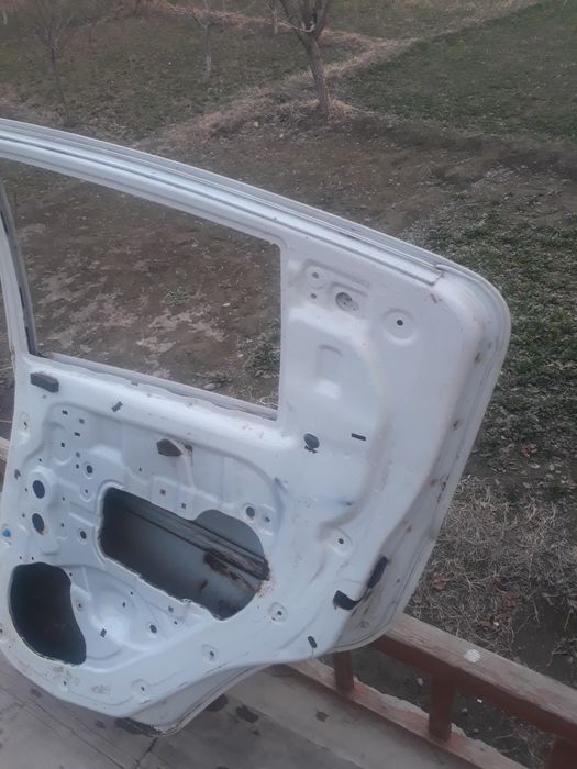 Spark orqa pasajir eshik radnoy hich qAyeri egilip bukilmagan