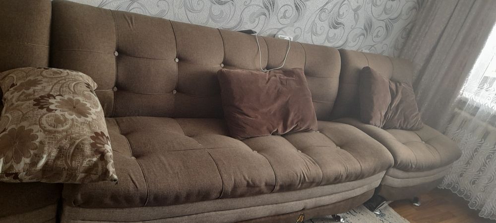 Диван гостиной хороший состьяни