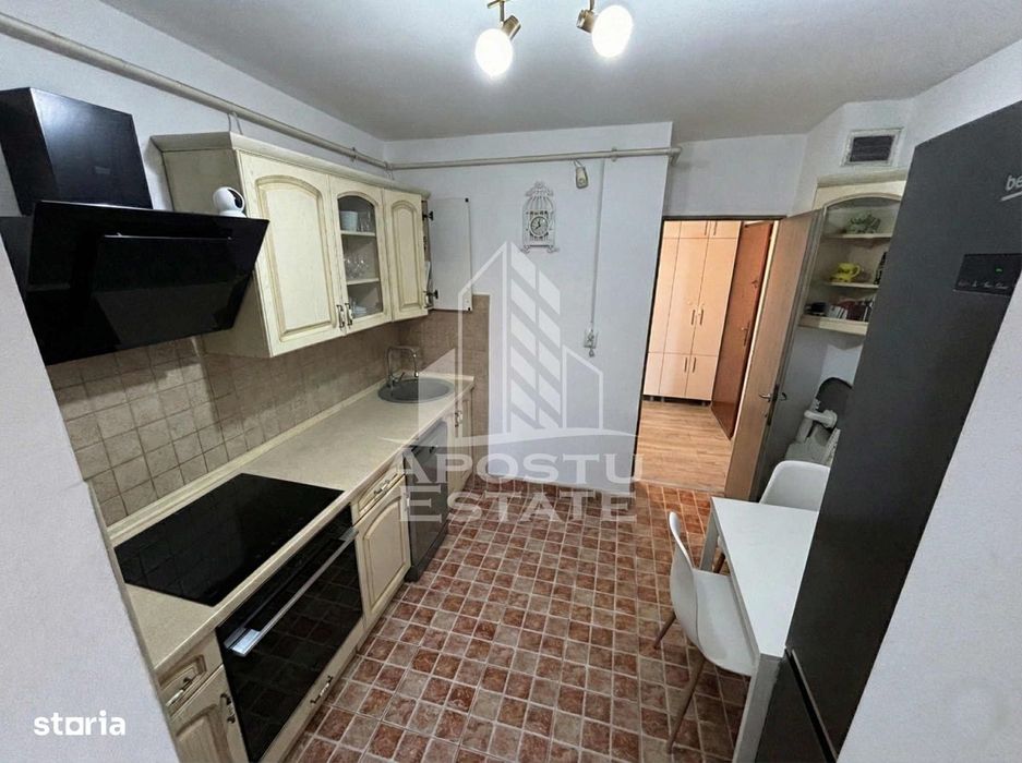Apartament 3 camere,2 bai, decomandat, renovat, zona Girocului