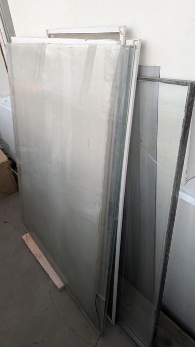 Отдам стекло бесплатно с самовывозом