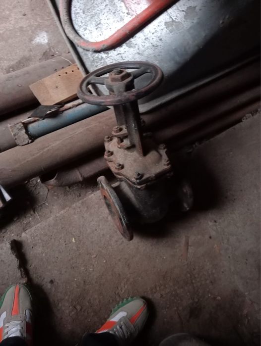 Задвижка на трубы