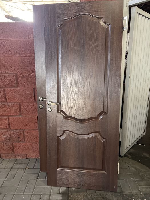 Даери межкомнатные. В количестве 5шт.