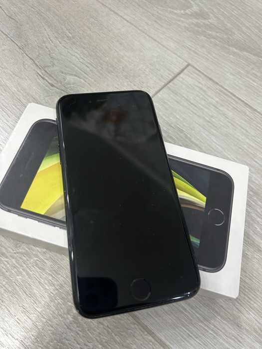 Продам айфон se 2020