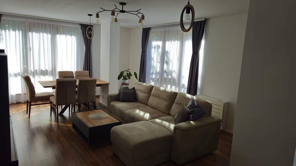 Дава се под наем Тристаен апартамент в Добрич, ЖП Гара - 102 кв.м за 137700 € - Снимка #8