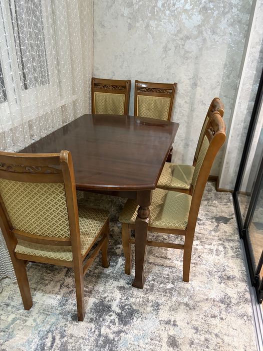 Стол раскладной и стулья