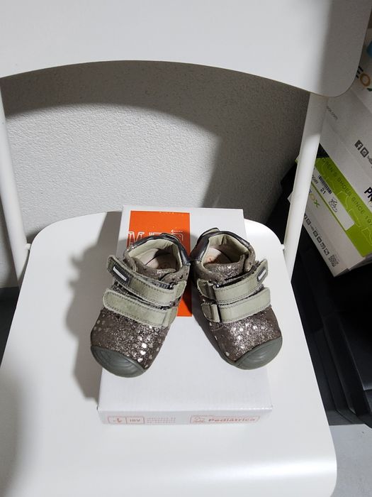 Pantofi biomecanics 18. Preț 80 lei.