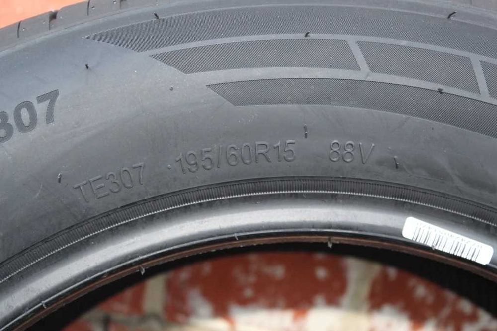 Anvelope vara noi 195/60R15 88V, Triangle