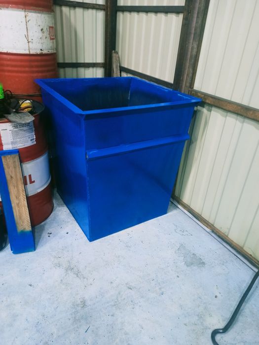 Продам мусорные контейнеры