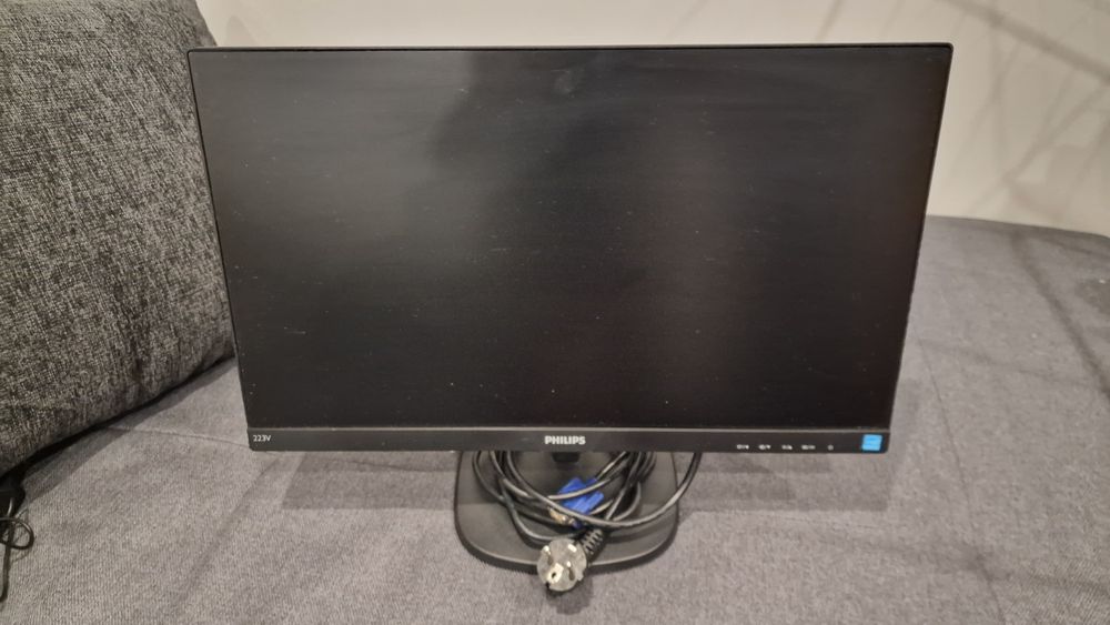 Philips 223V7QHSB – 22"