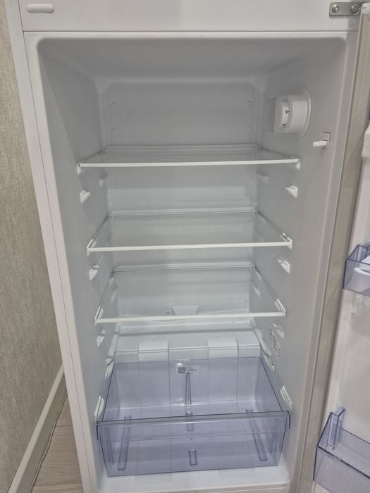 Холодильник BEKO RDSK 240M00W