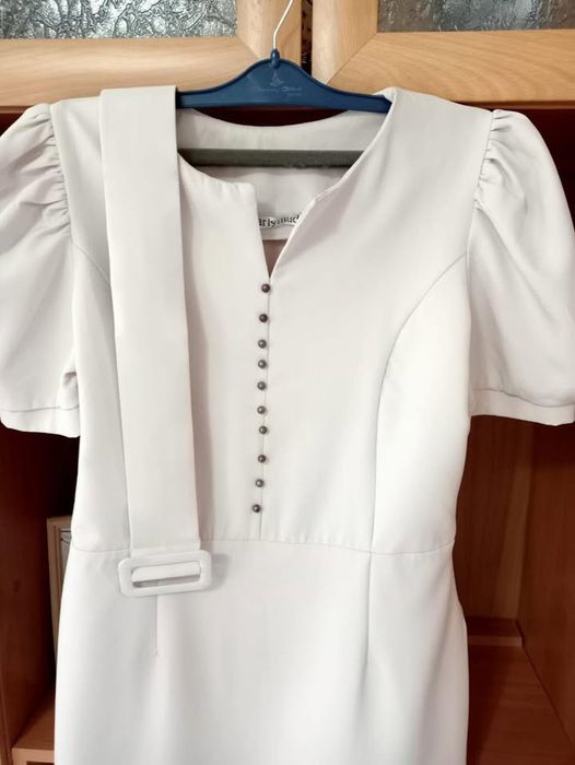 Продам новое платье