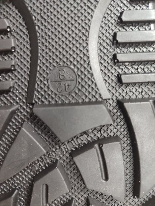 Продам рабочие спец ботинки