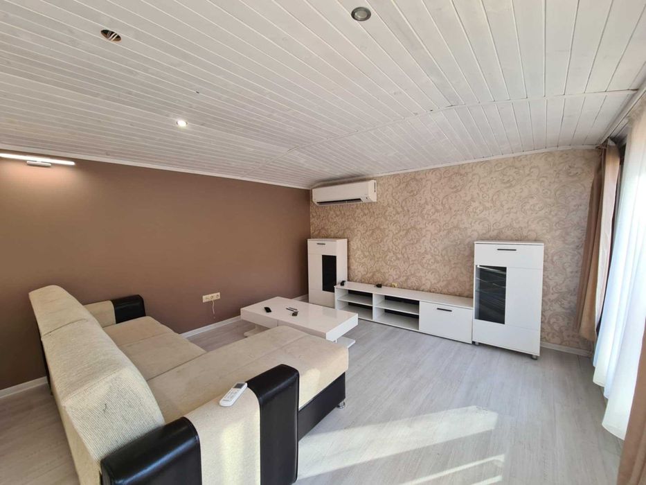 Продава се Тристаен апартамент в Хасково, Воеводски - 100 кв.м за 1250 €/кв.м - Снимка #1