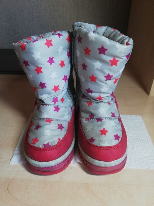 Продам зимние сапоги для девочки
