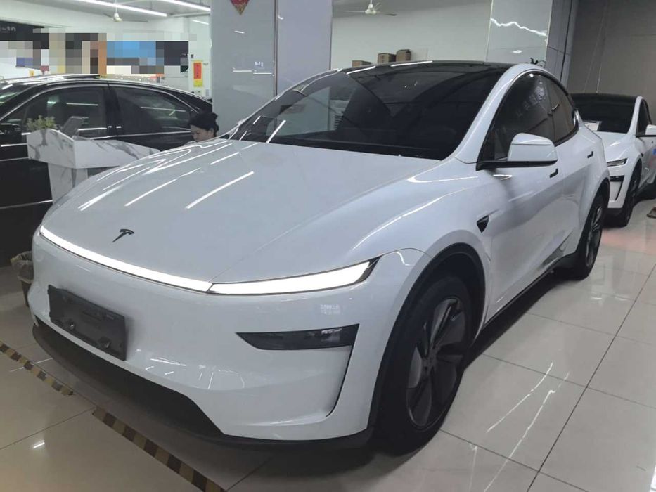 Tesla Model Y 2026 Rear-Drive Model
