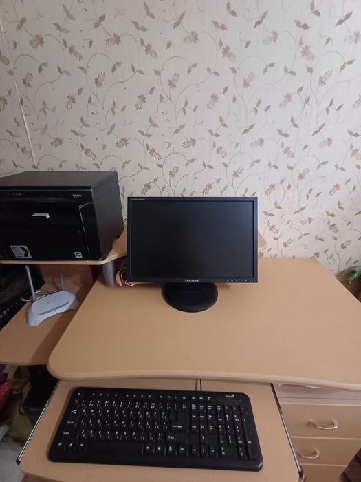 Компьютерный стол