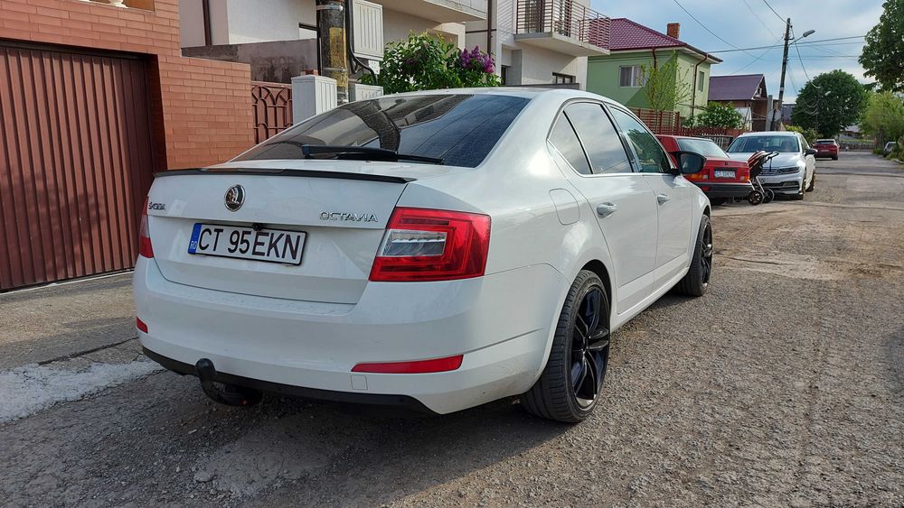 Eleron Portbagaj - Skoda Octavia 3 M4 Design Negru Lucios