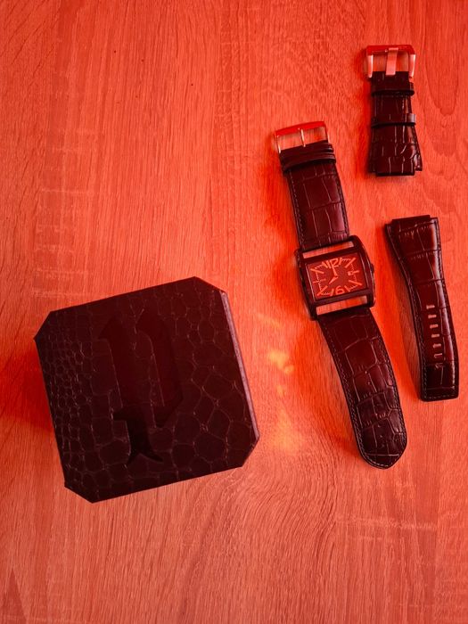 POLICE като нов почти не използван