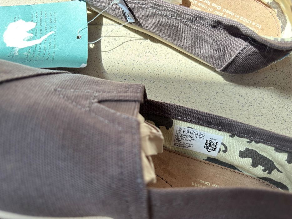 Women’s Alpargatas Toms