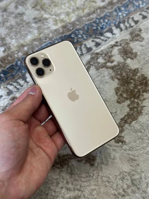 Айфон 11 про. Емкость 65%