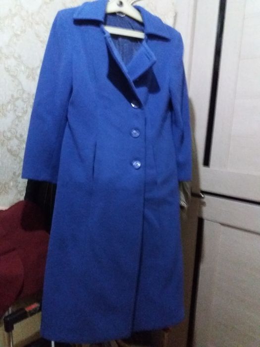 Продаю разные пальто