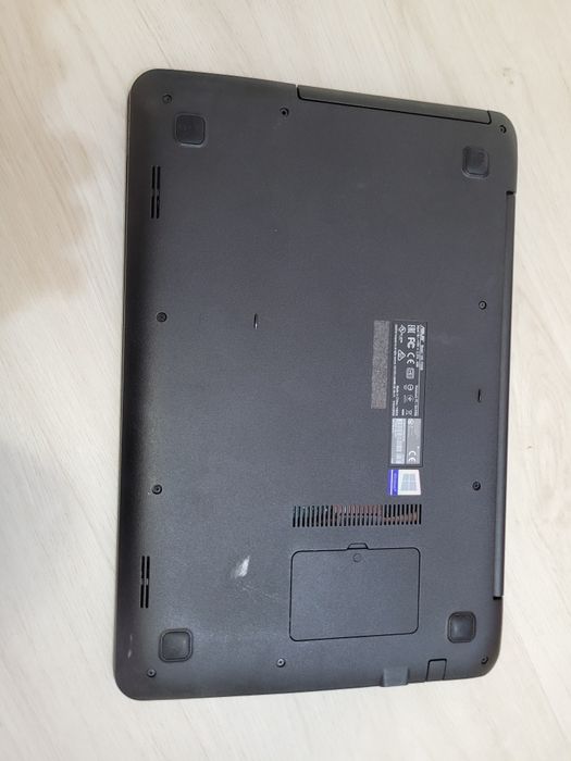 Leptop Asus F555B