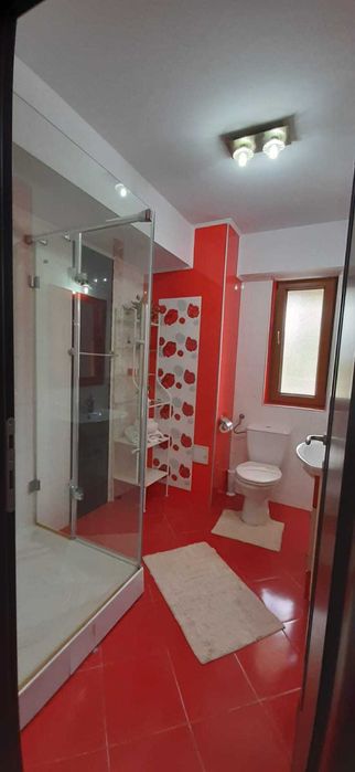 Particular închiriez apartament tot sezonul