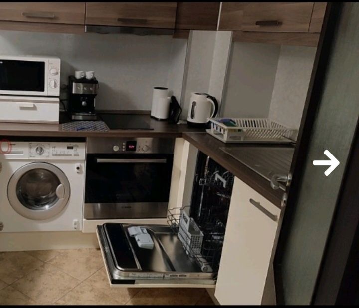 Дава се под наем Двустаен апартамент в София, Център - 54 кв.м за 598.23 € - Снимка #3