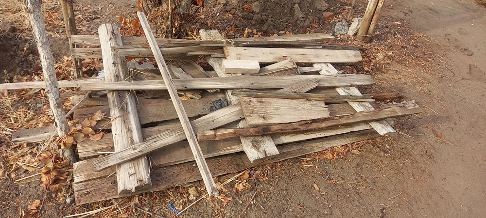 Ағаш отынлар бар,