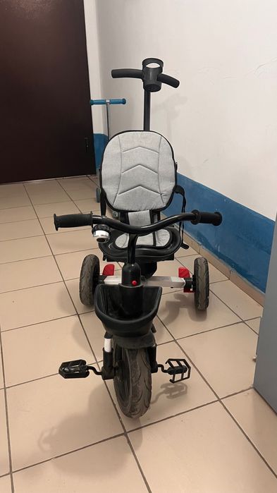 Детский трехколесный велосипед