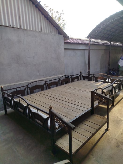 Тапчан для гостей