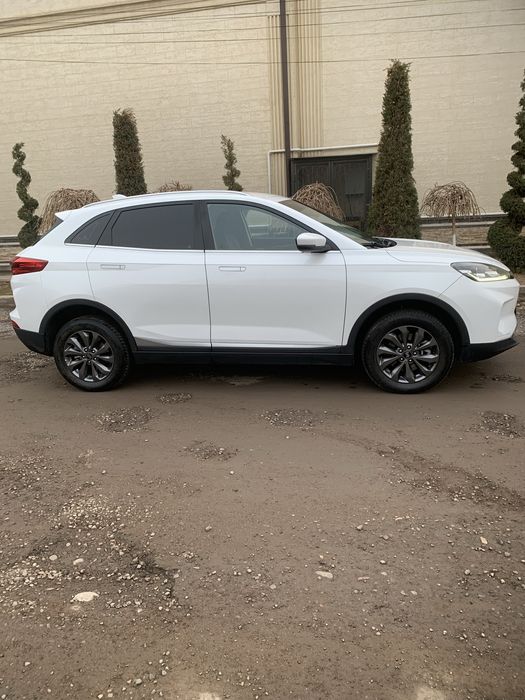 Moshina sotiladi. Ev tozza