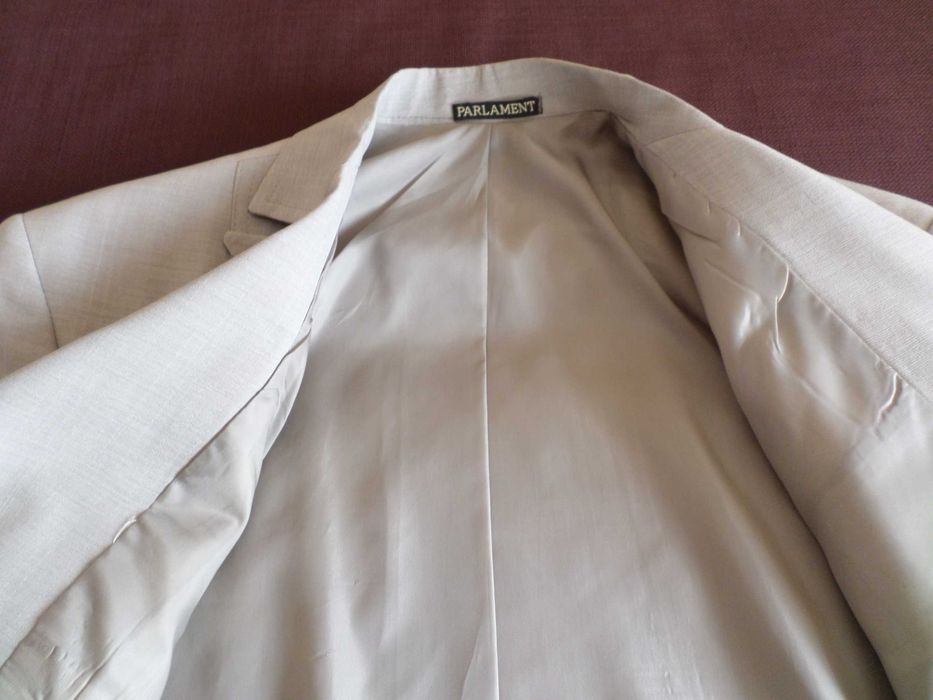 Мъжки бежов летен костюм S размер