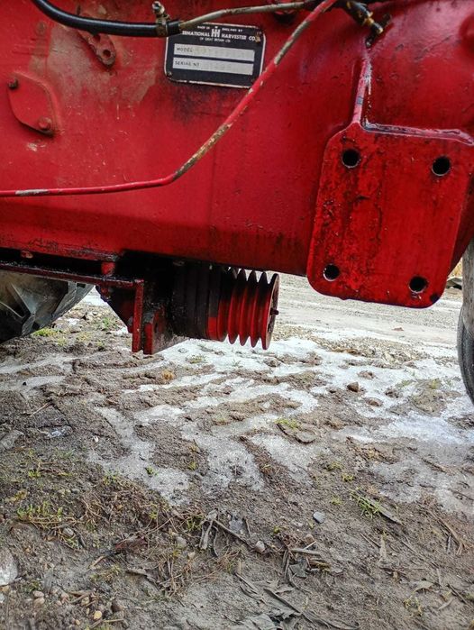 Vând tractor mccormick b 275