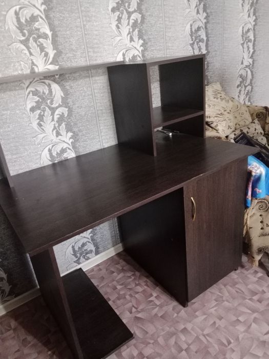 Стол компьютерный